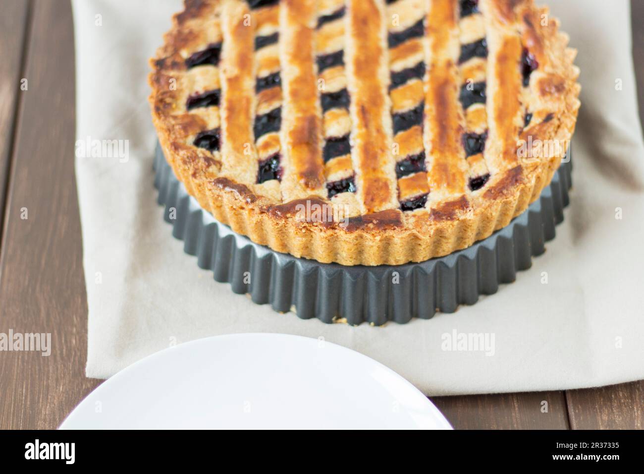 Linzertorte (nut and jam layer cake Stock Photo - Alamy