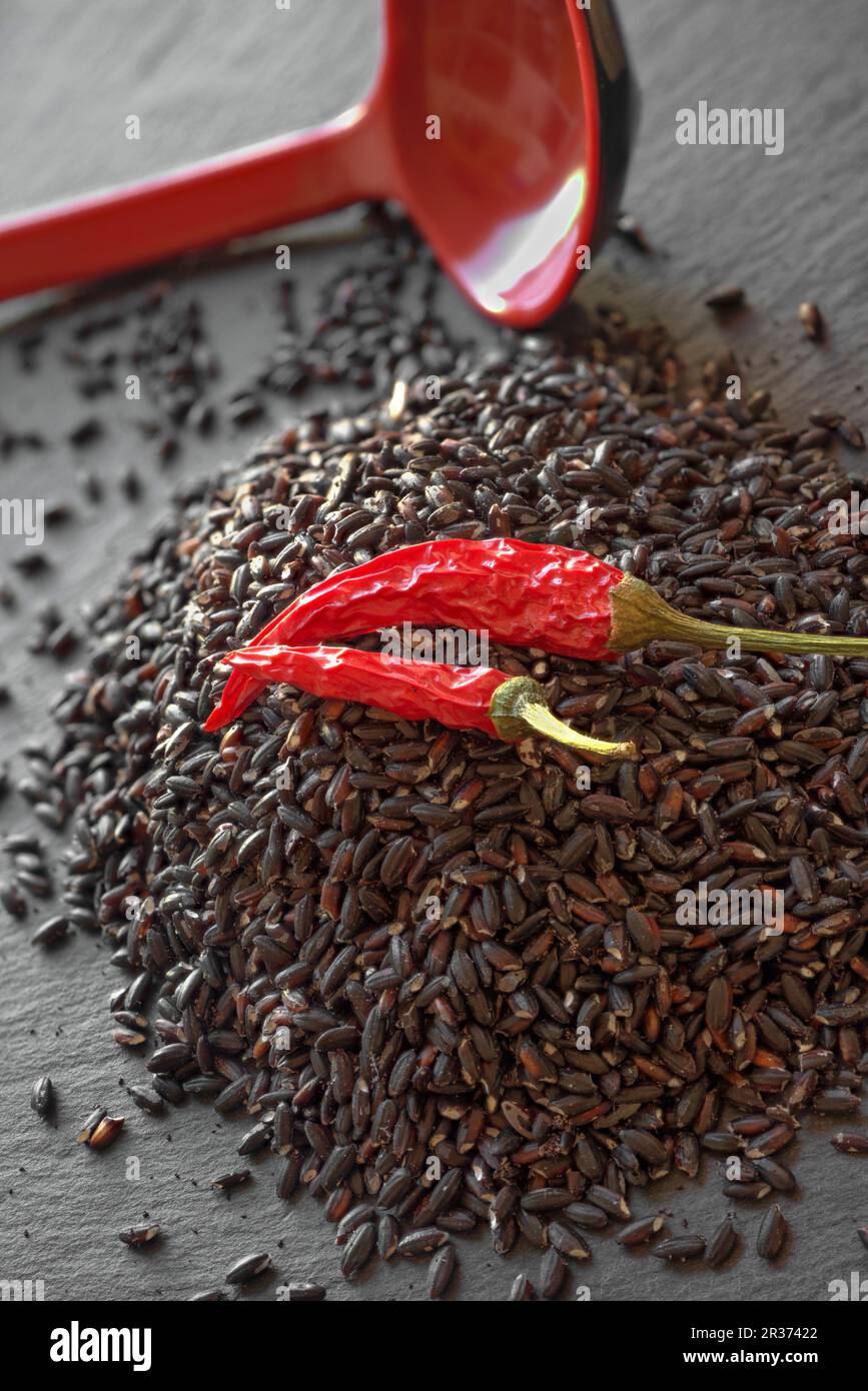 Pile chillies hi-res stock photography and images - Alamy