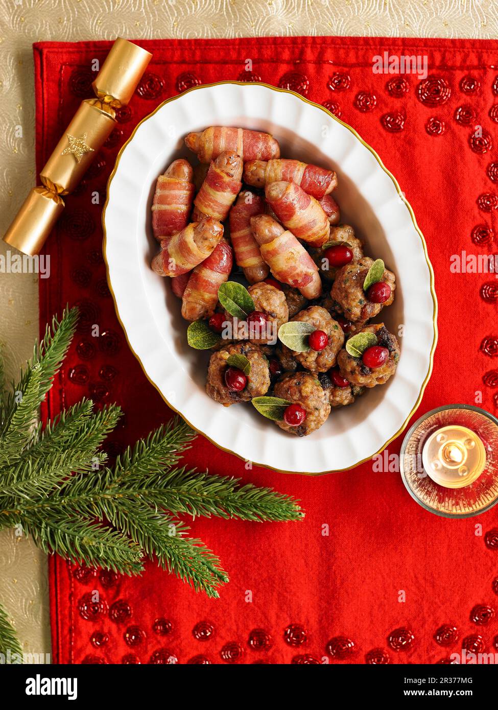 Plumpudding Stuffing Balls And Pigs In Blankets Stock Photo