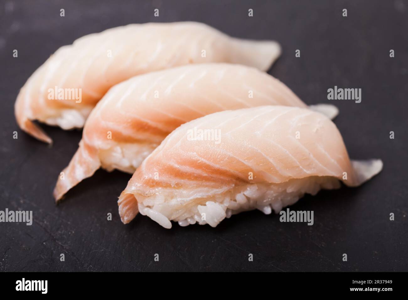 Golden Eye Snapper Nigiri : r/sushi