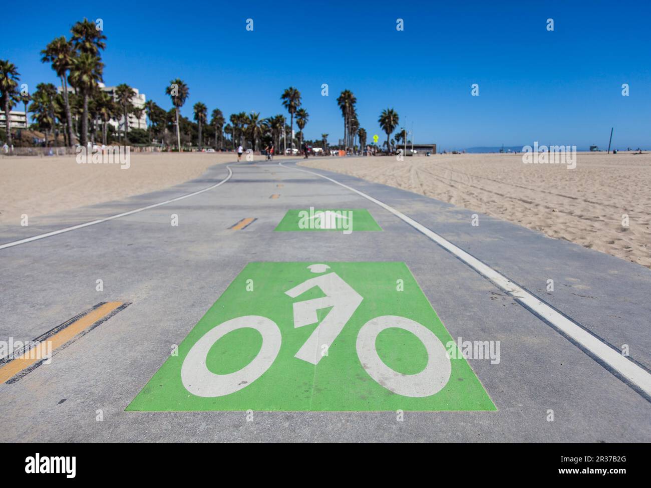 Santa Monica beach Los Angeles - Santa Monica Beach Los Angeles A Bicycle Path For Active People 2R37B2G