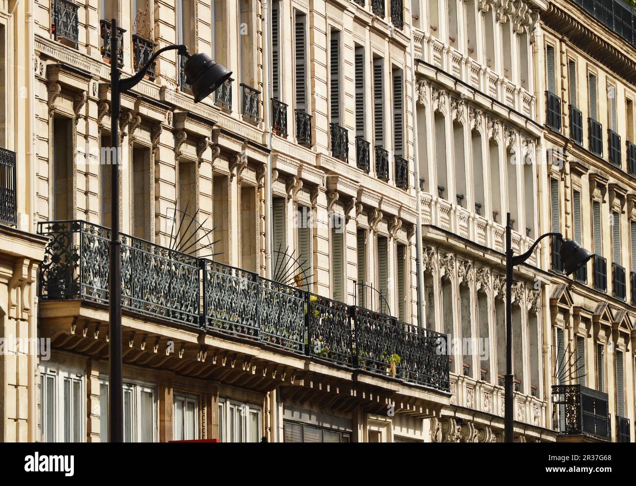 Parisian architecture hi-res stock photography and images - Alamy