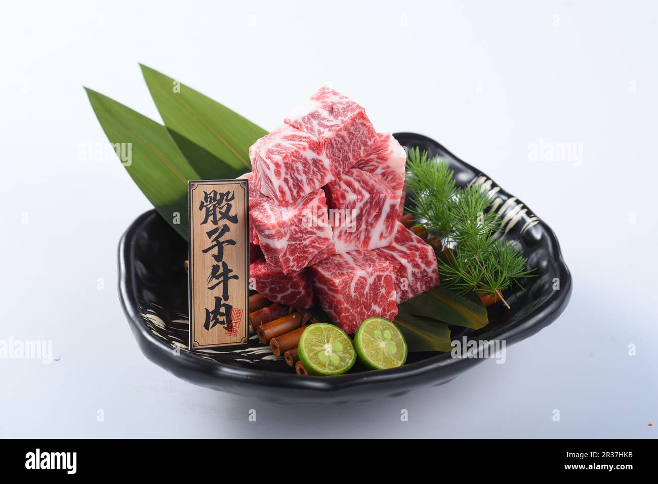 diced wagyu beef cubes for Japanese bbq or Korea bbq。Translate：“骰子牛肉