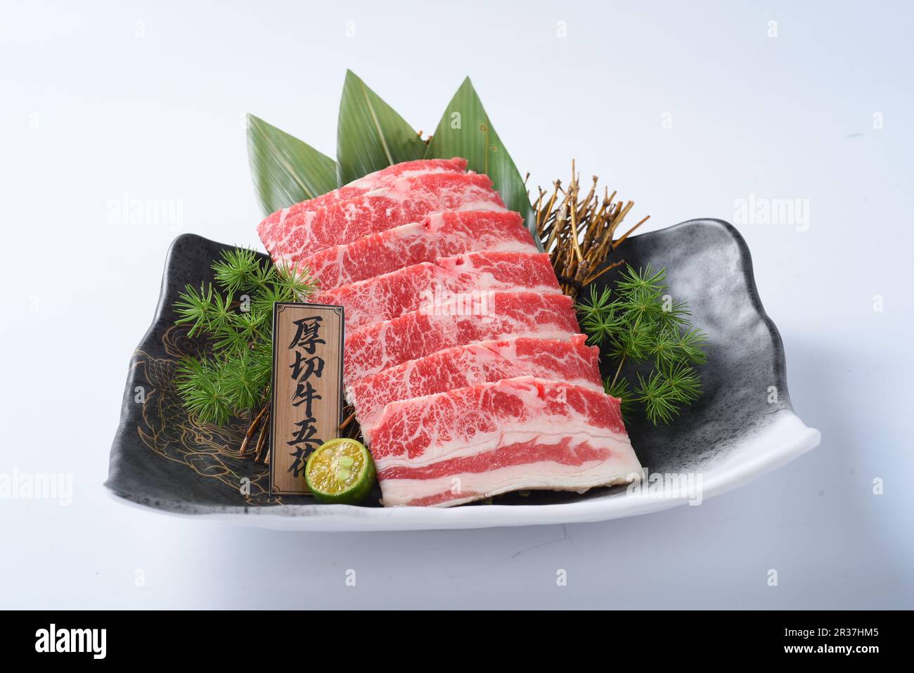 Thick Cut Beef Belly for Japanese bbq or Korea bbq。Translate：“厚切牛五花