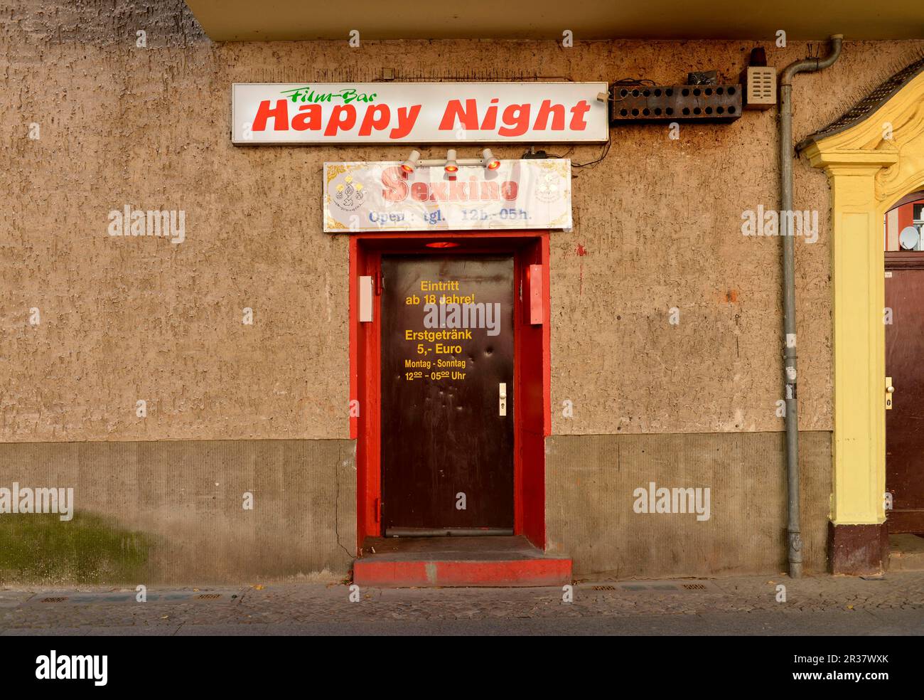 Filmbar Happy night, Exerzierstrasse, Wedding, Berlin, Germany Stock ...