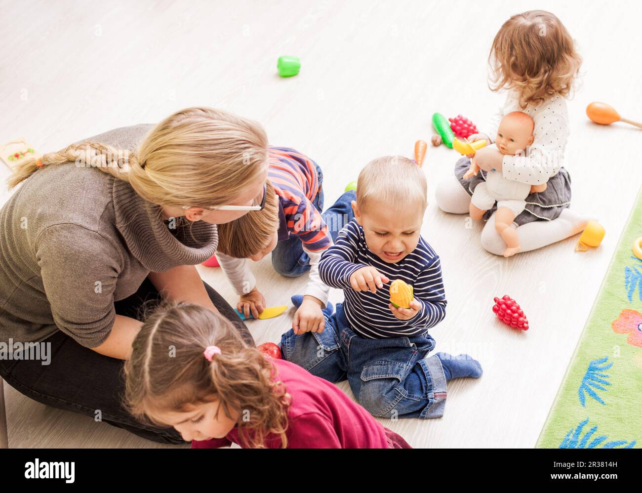  Games in kindergarten Stock Photo - Alamy Illustration 