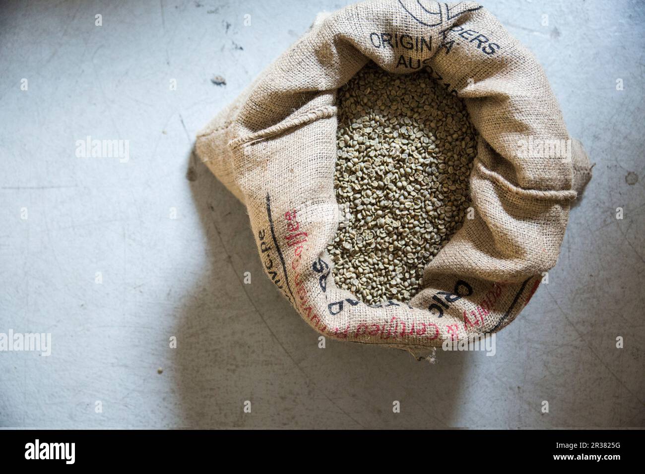 Beans in hessian sack hi-res stock photography and images - Alamy