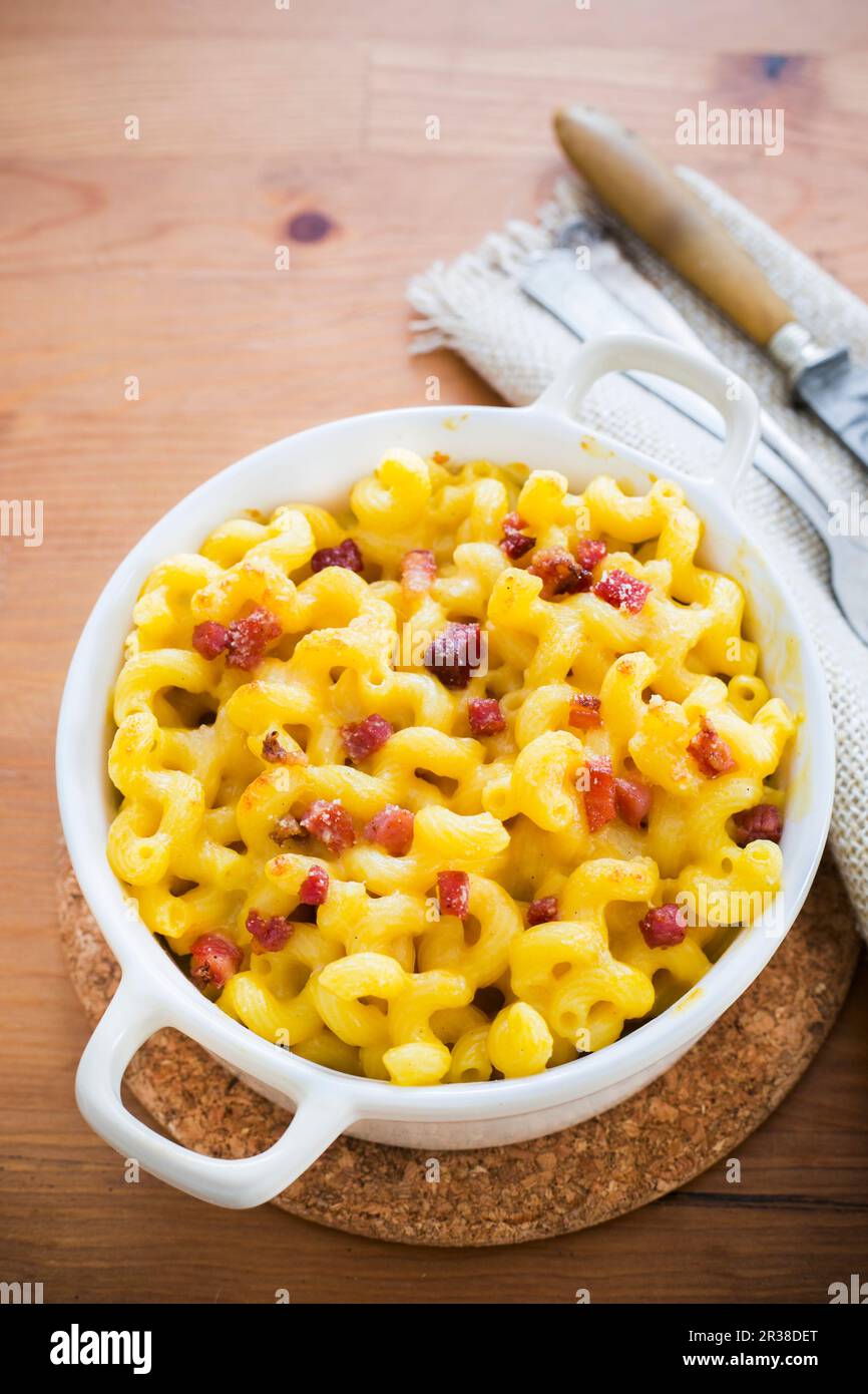 Macaroni And Cheese With Diced Bacon Stock Photo Alamy macaroni-and-cheese-with-diced-bacon-stock-photo-alamy
