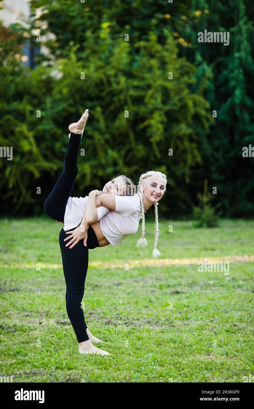 Grass nature stretching hi-res stock photography and images - Alamy
