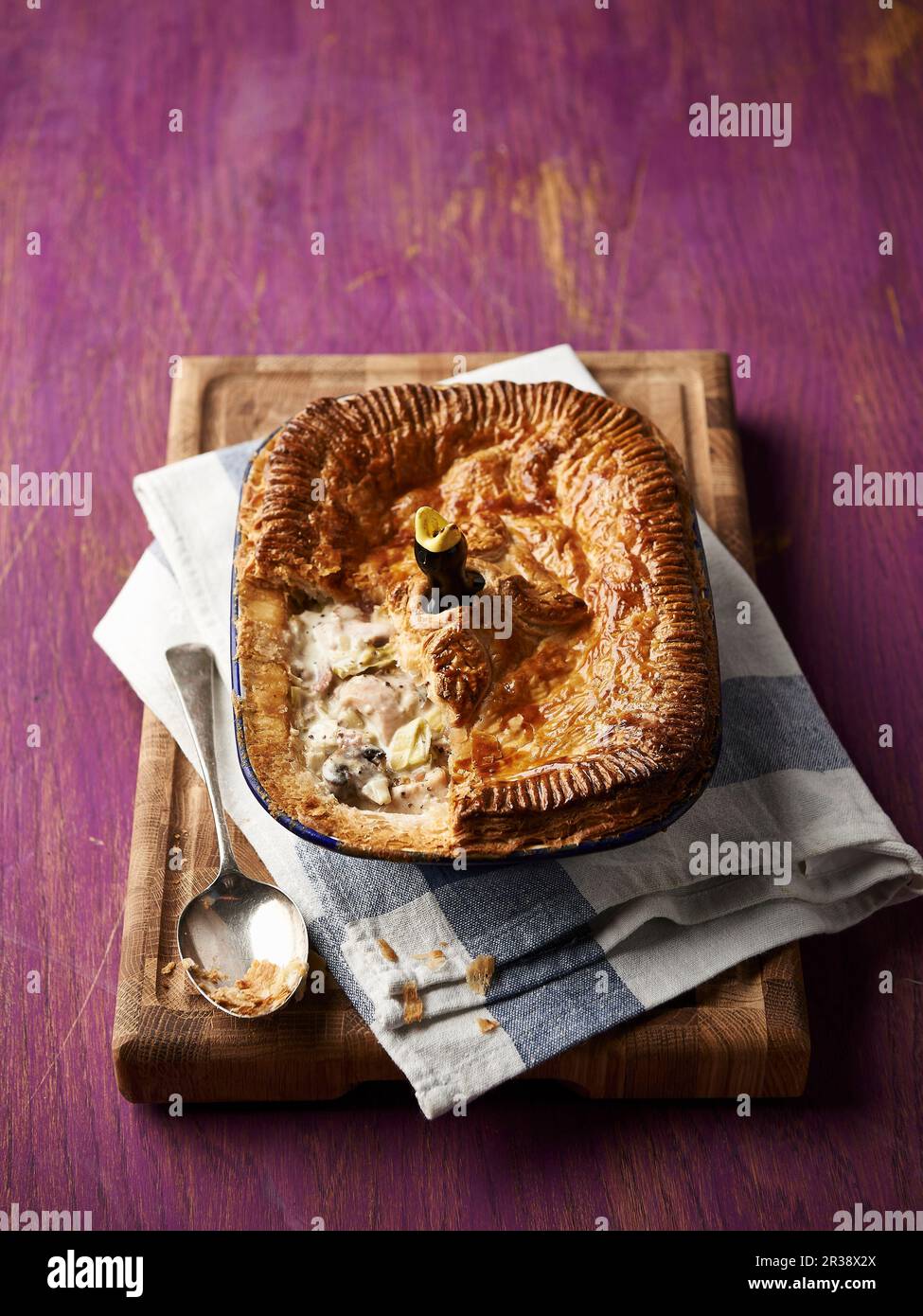 Chicken leek and mushroom pie hi-res stock photography and images - Alamy
