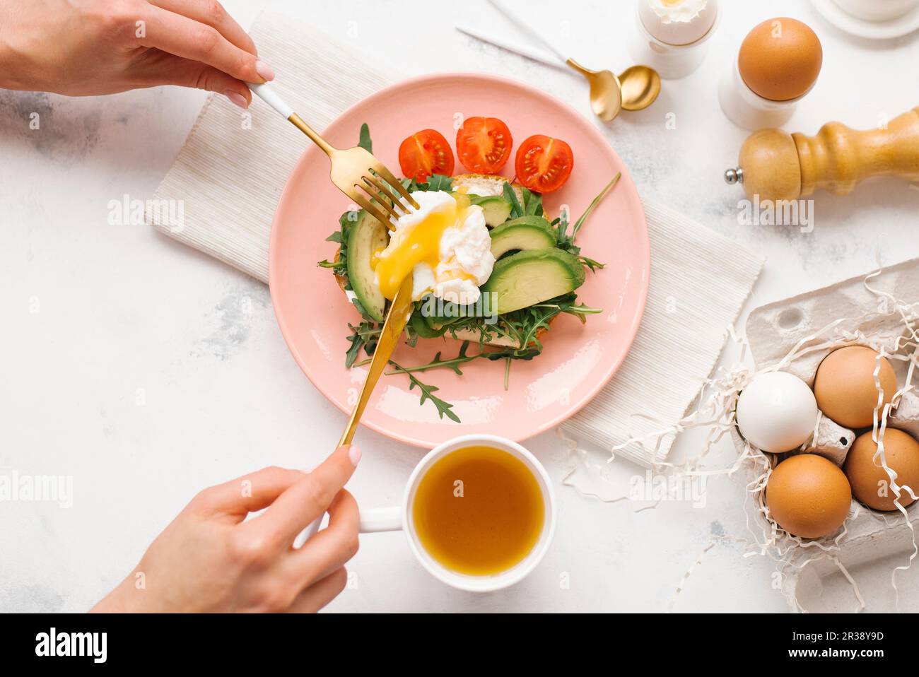 Avocado and egg sandwich Stock Photo - Alamy