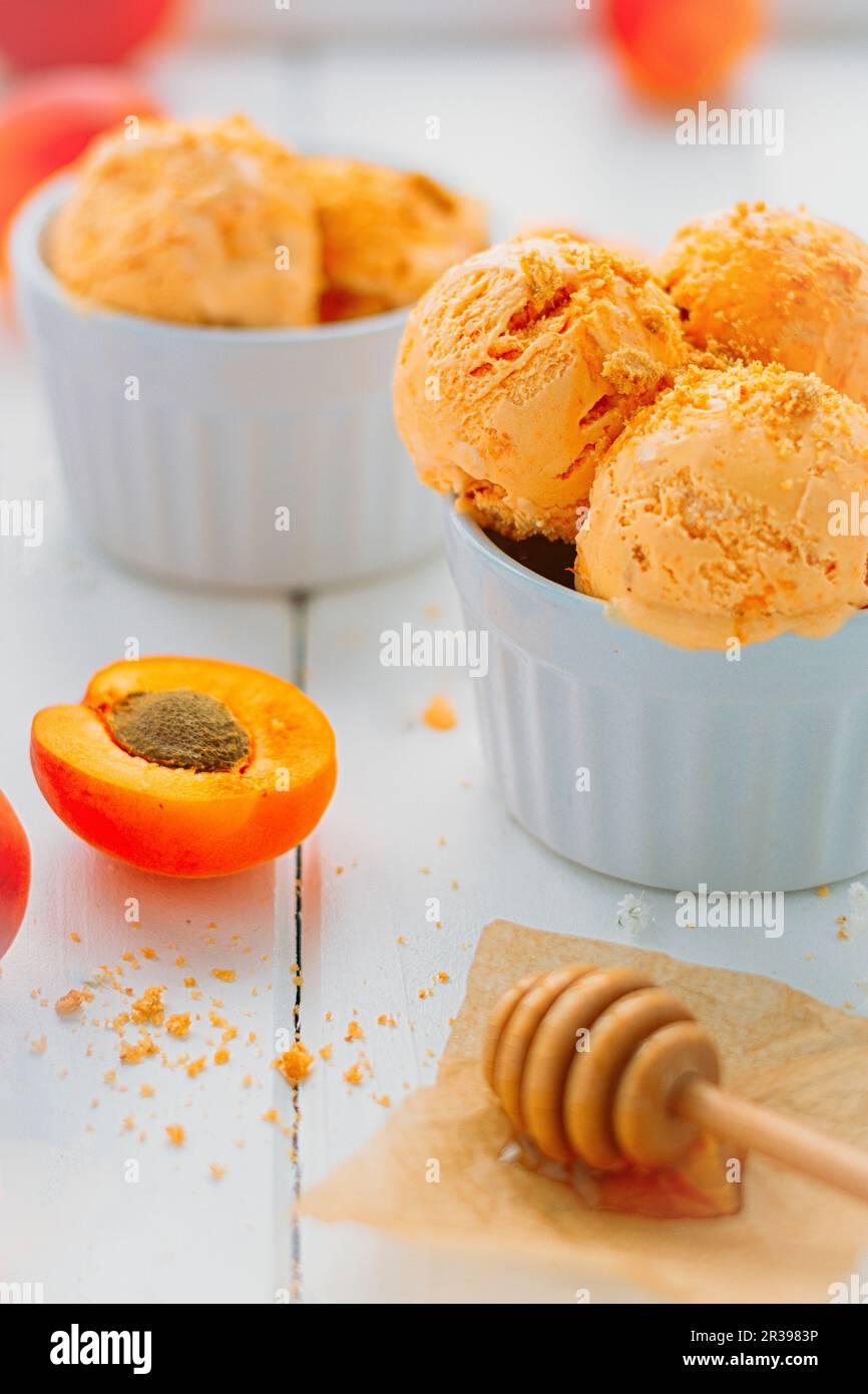 Homemade apricot and honey icecream Stock Photo Alamy
