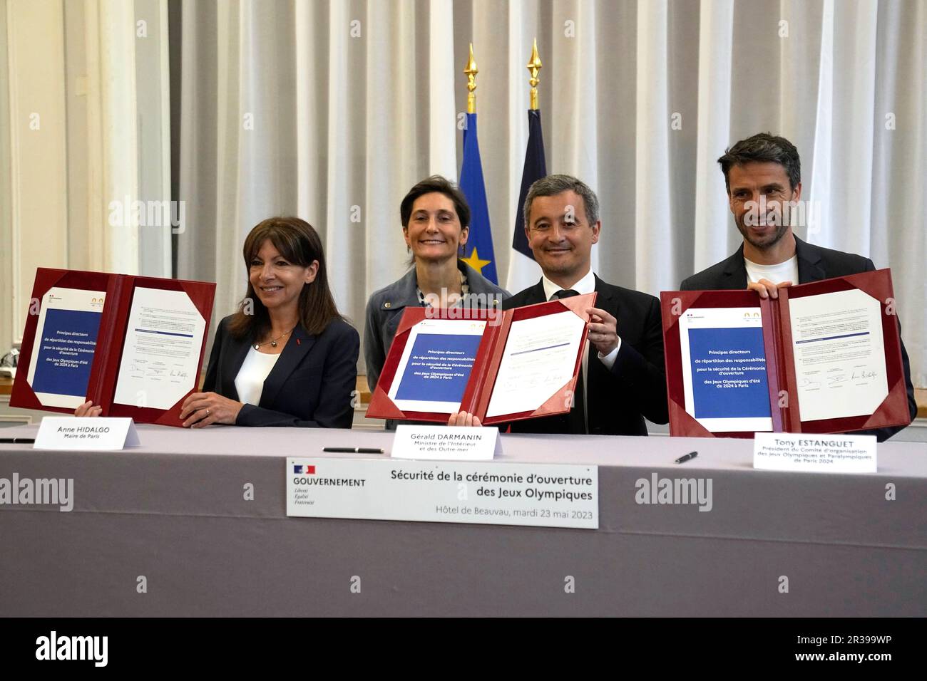 From the left, Paris mayor Anne Hidalgo, Sports Minister Amelie Oudea