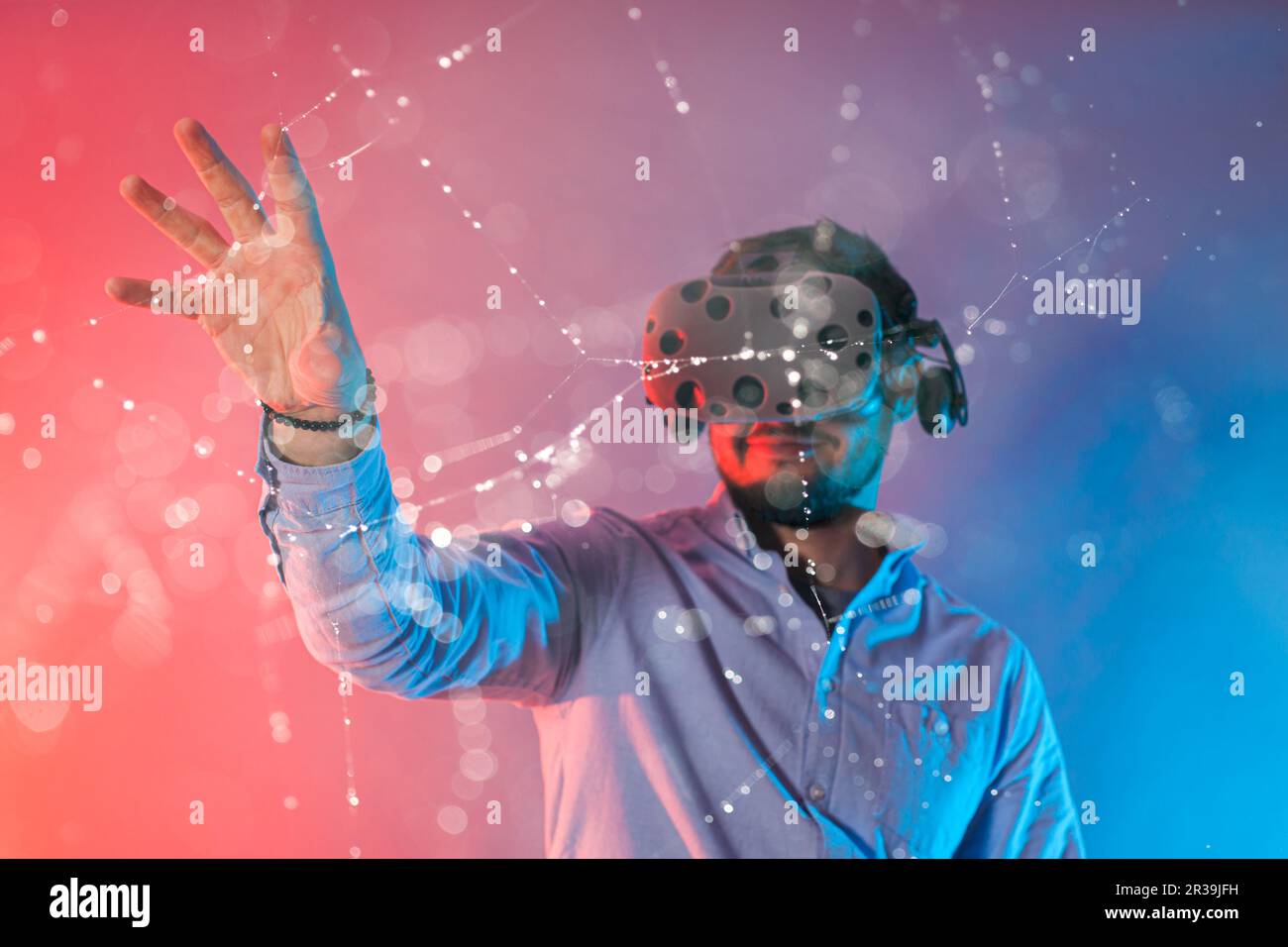 Chain gamer hi-res stock photography and images - Alamy
