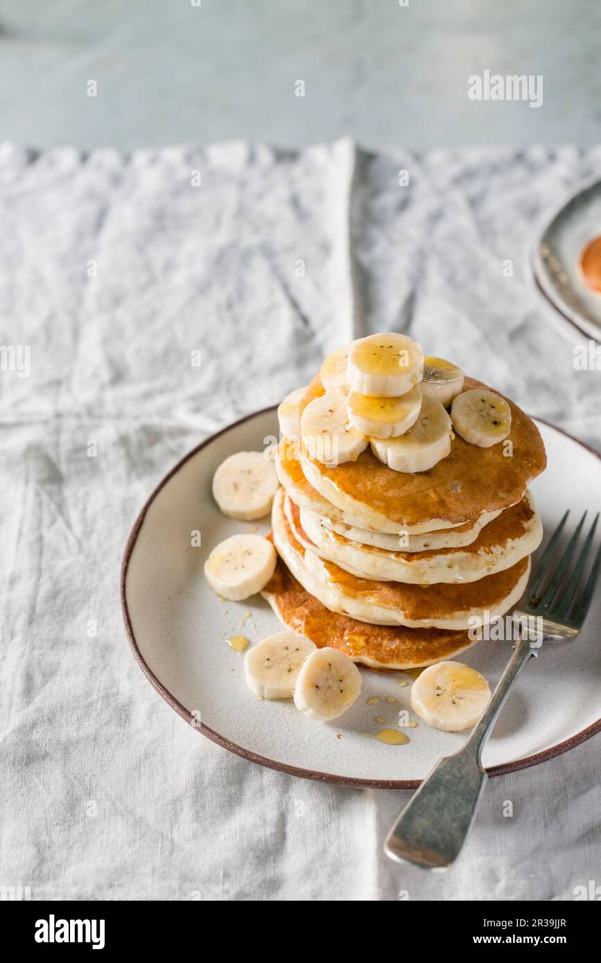 Stack of banana hi-res stock photography and images - Alamy