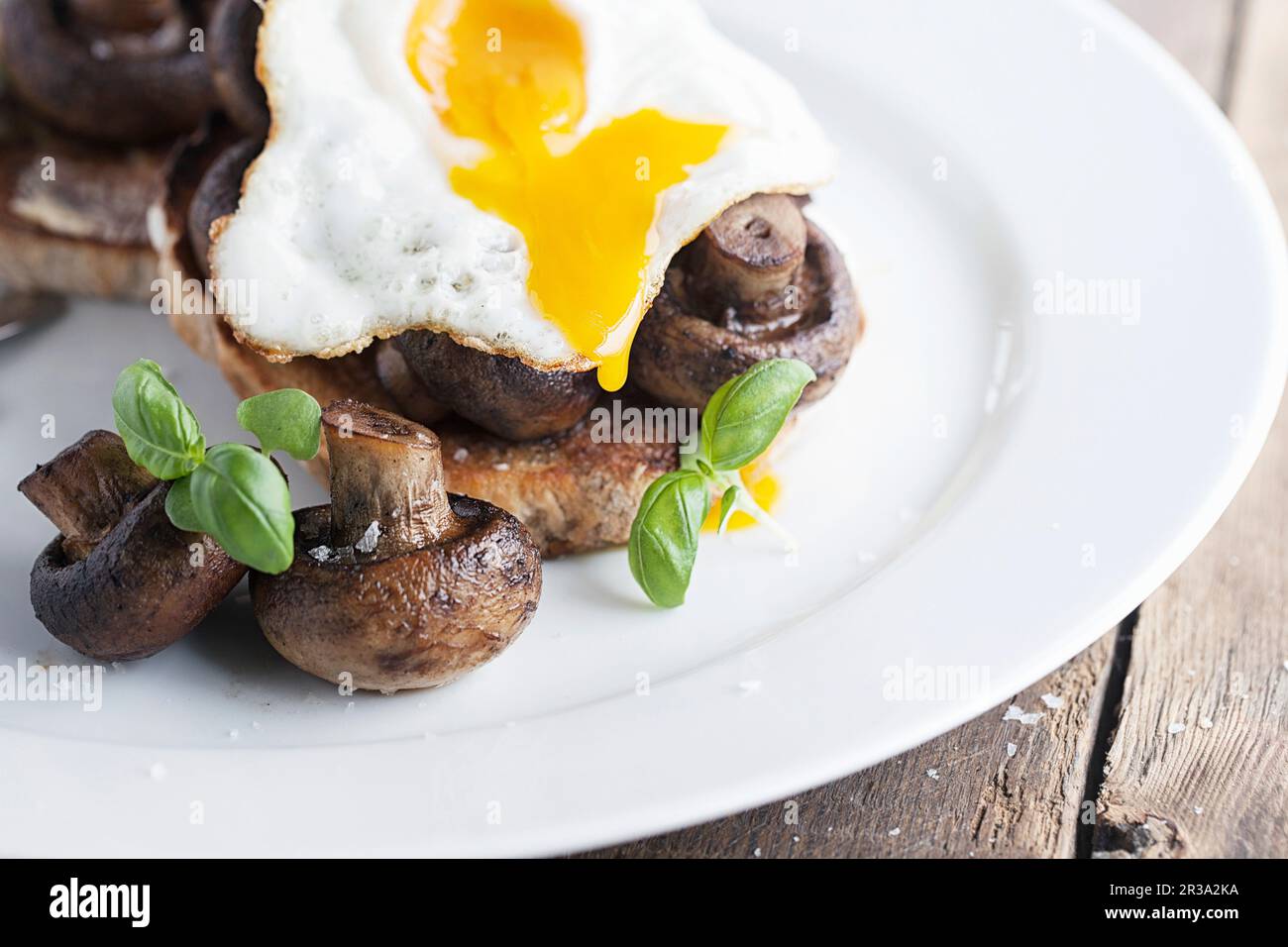 Dripping egg hires stock photography and images Alamy