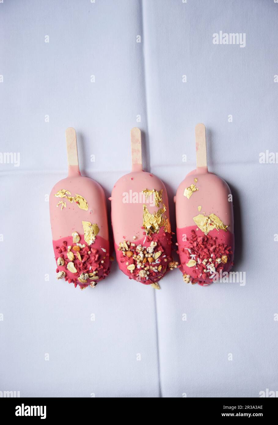 Gold leaf ice cream hi-res stock photography and images - Alamy