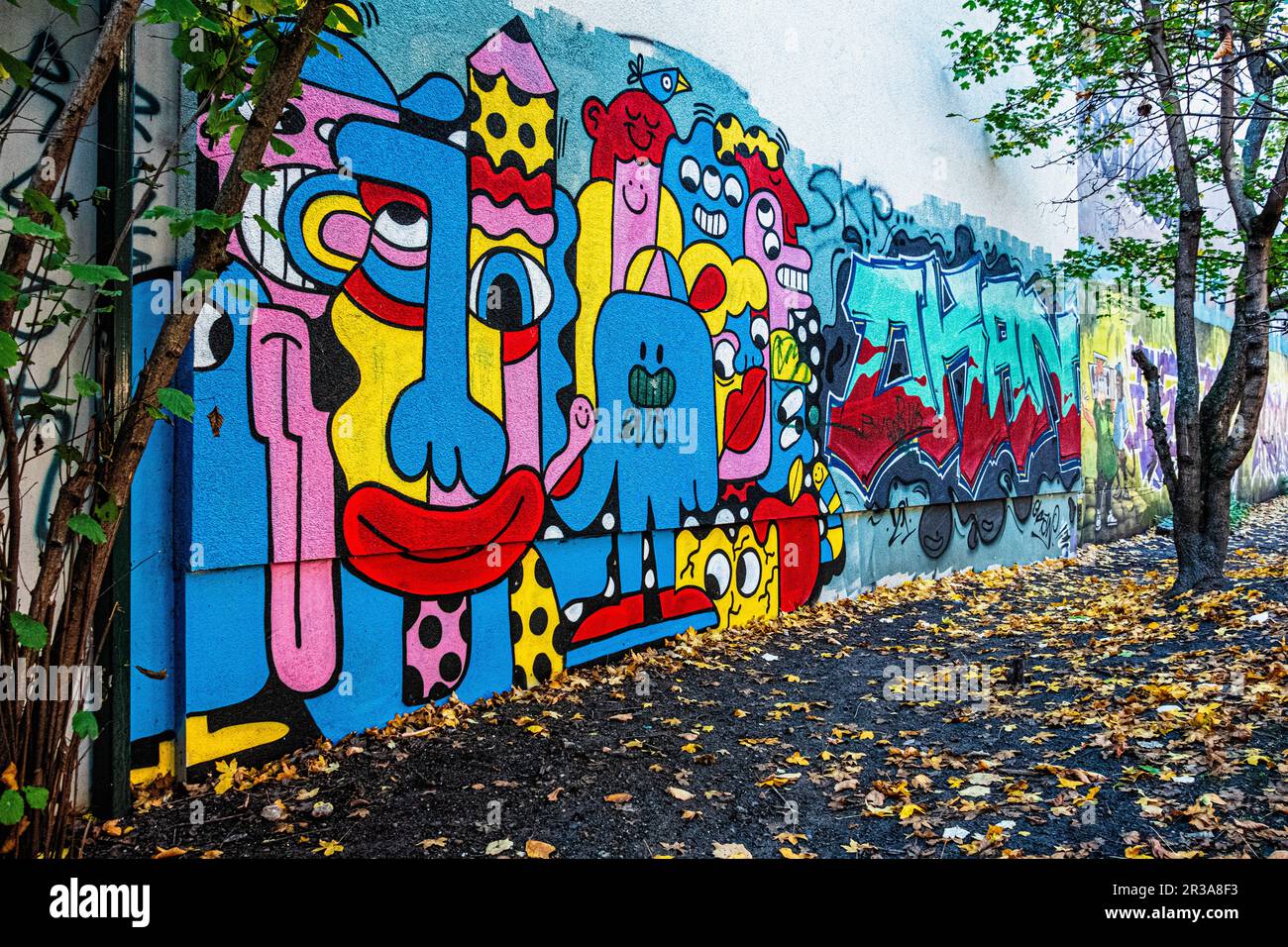 21er Gallery. Street art In firewall of building in Union Park, Moabit