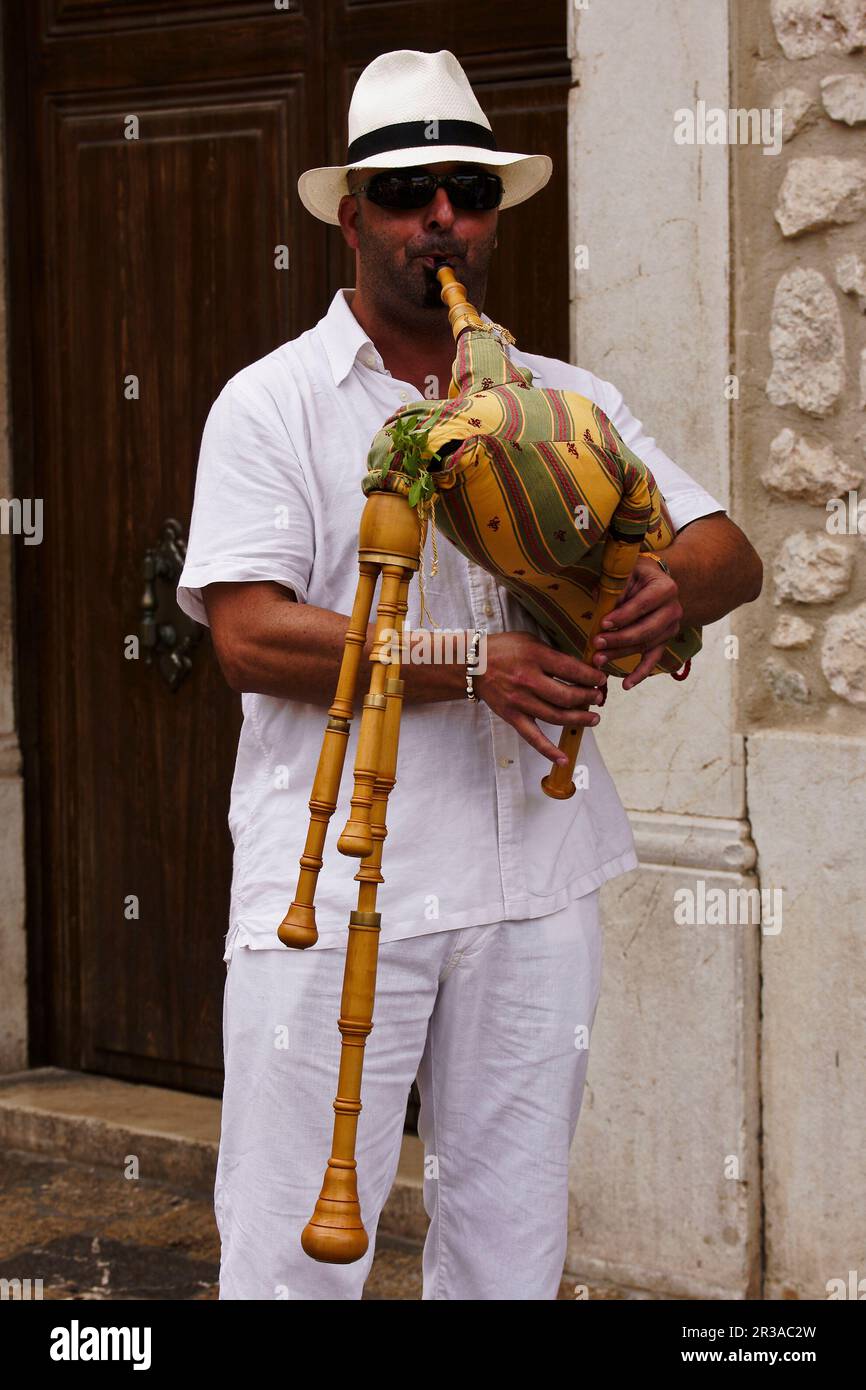 Mundo del baile hi-res stock photography and images - Alamy