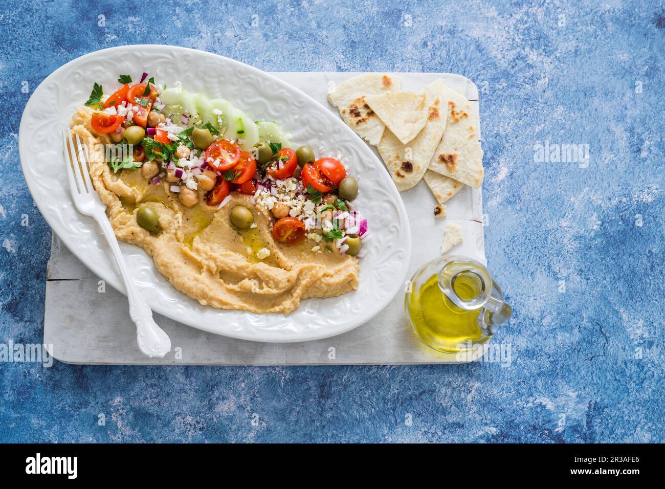Hummus with flatbread Stock Photo Alamy