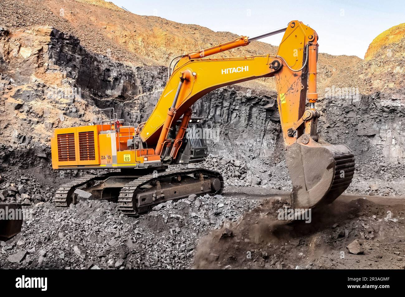 Africa iron ore mining hi-res stock photography and images - Alamy