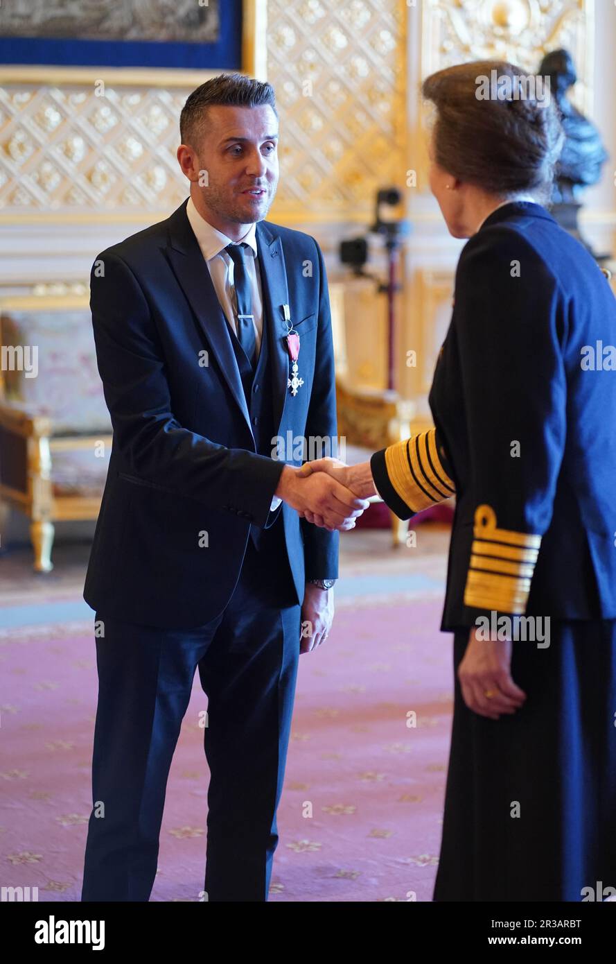 Mr. Mark Selby, from Lutterworth, is made a Member of the Order of the British Empire by the Princess Royal at Windsor Castle. The honour recognises services to snooker and charity. Picture date: Tuesday May 23, 2023. Stock Photo