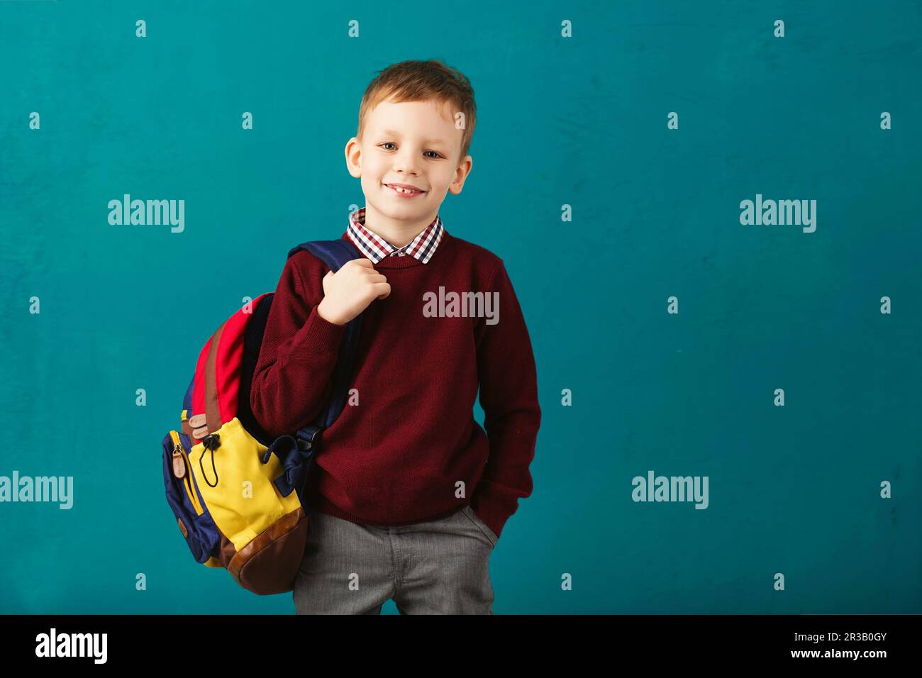 Child school uniform too big hi-res stock photography and images - Alamy