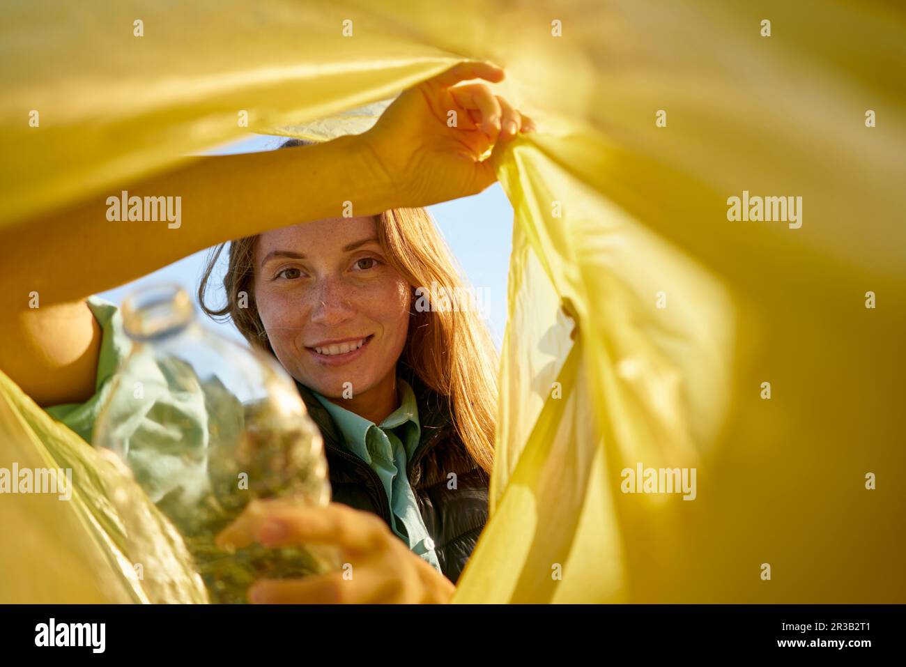 Glad trash bags hi-res stock photography and images - Alamy