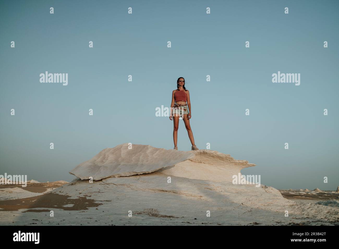 Sunset in desert hi-res stock photography and images - Alamy