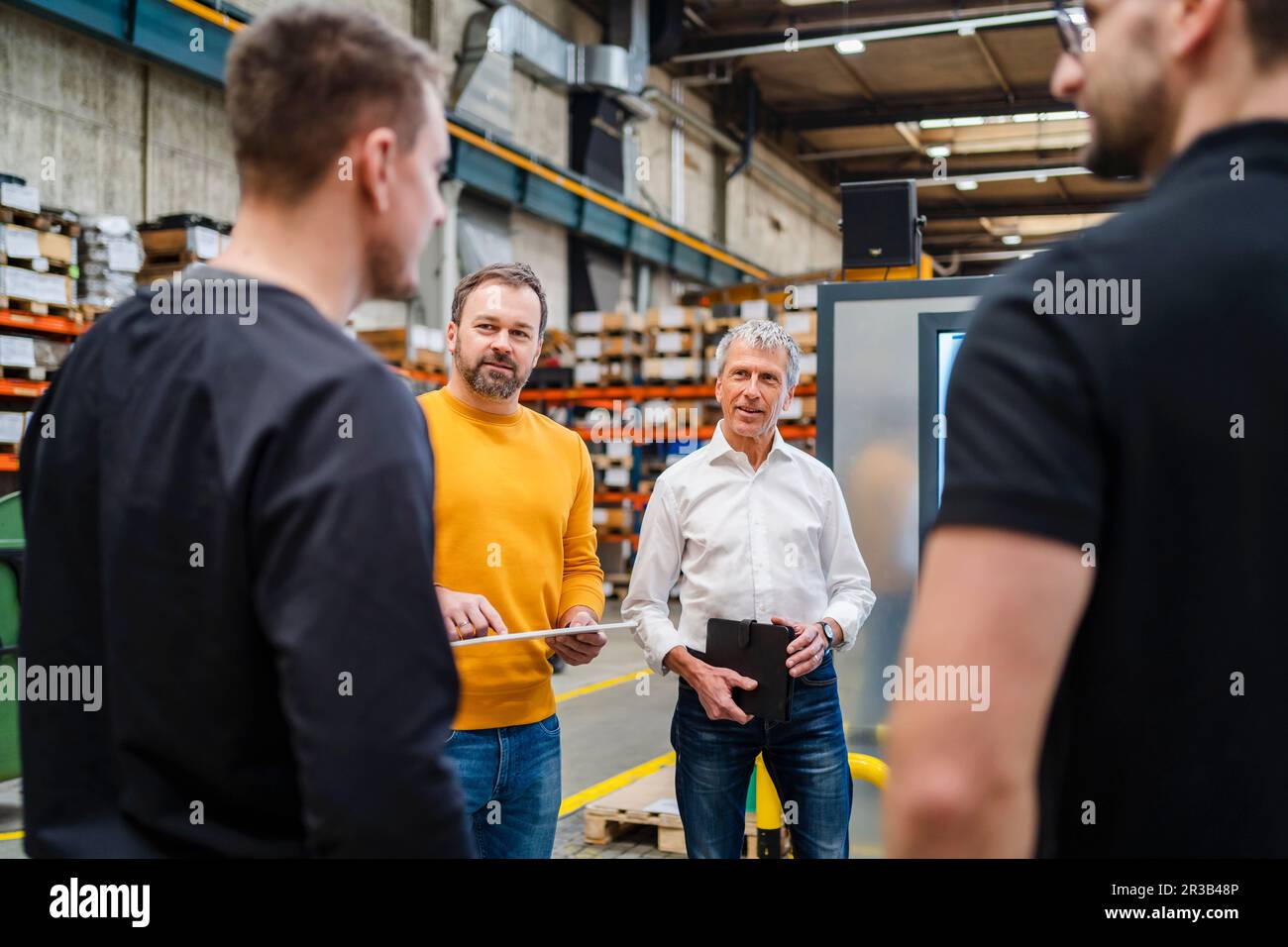 Manager listening hi-res stock photography and images - Alamy