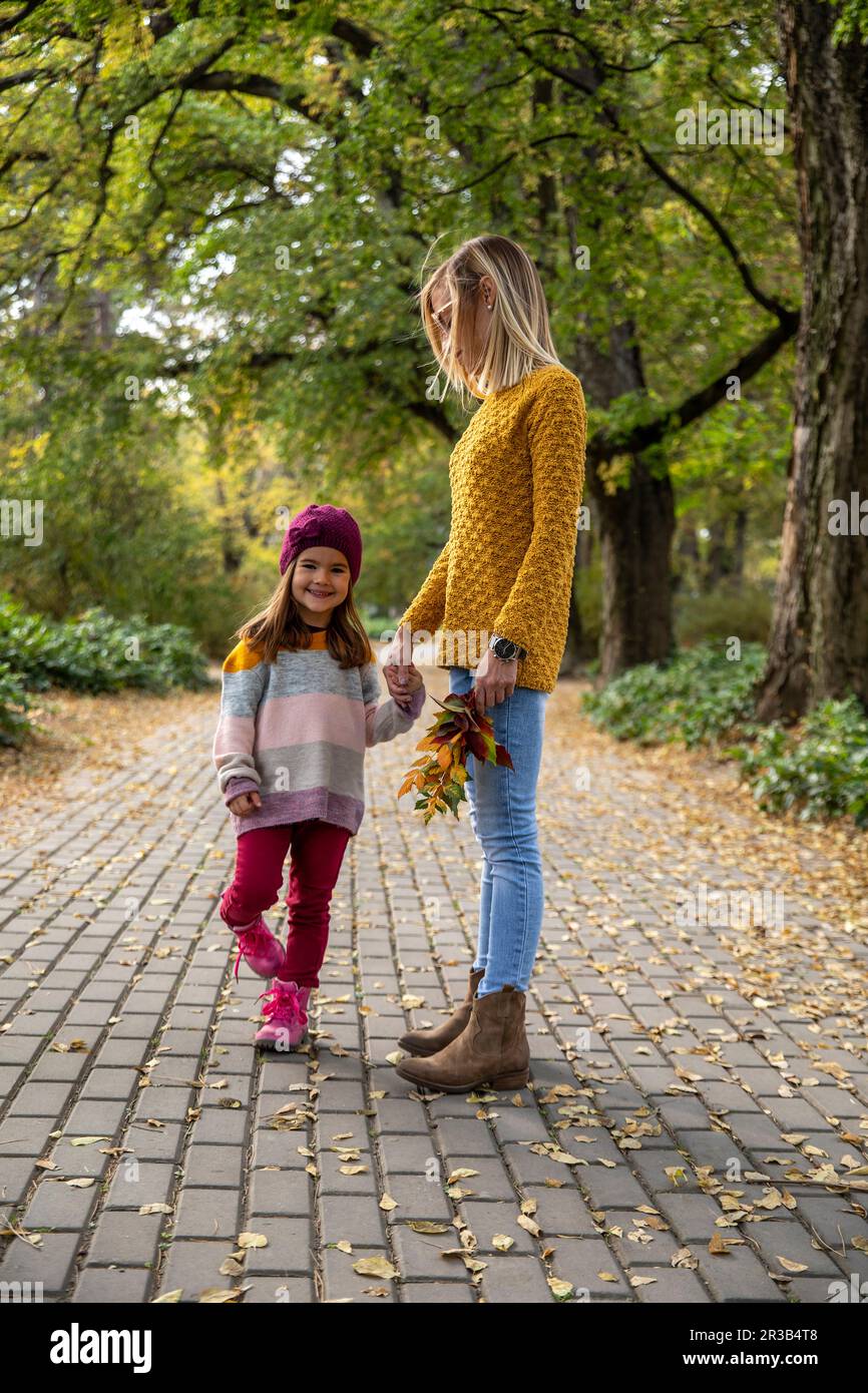 Hand holding clothes hi-res stock photography and images - Alamy