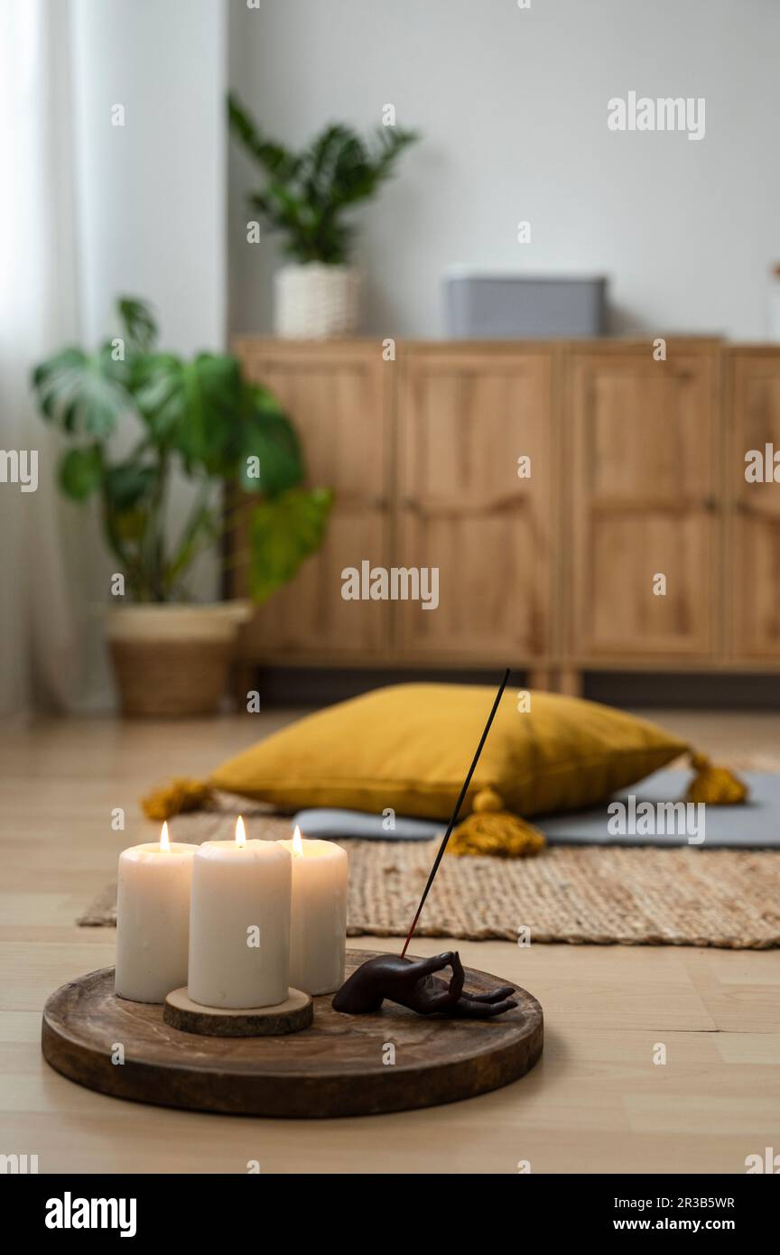 Burning incense home hi-res stock photography and images - Alamy