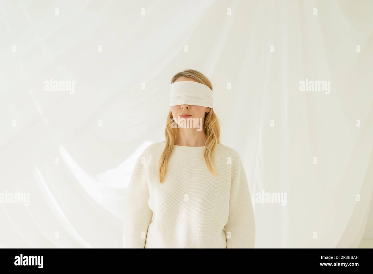 Young woman blindfolded blindfold hi-res stock photography and images -  Page 3 - Alamy