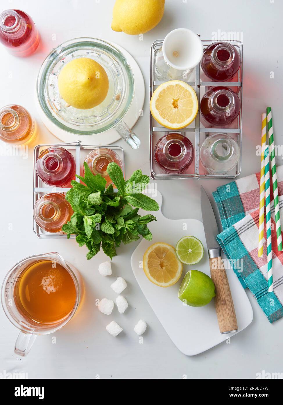 Making iced tea hi-res stock photography and images - Alamy