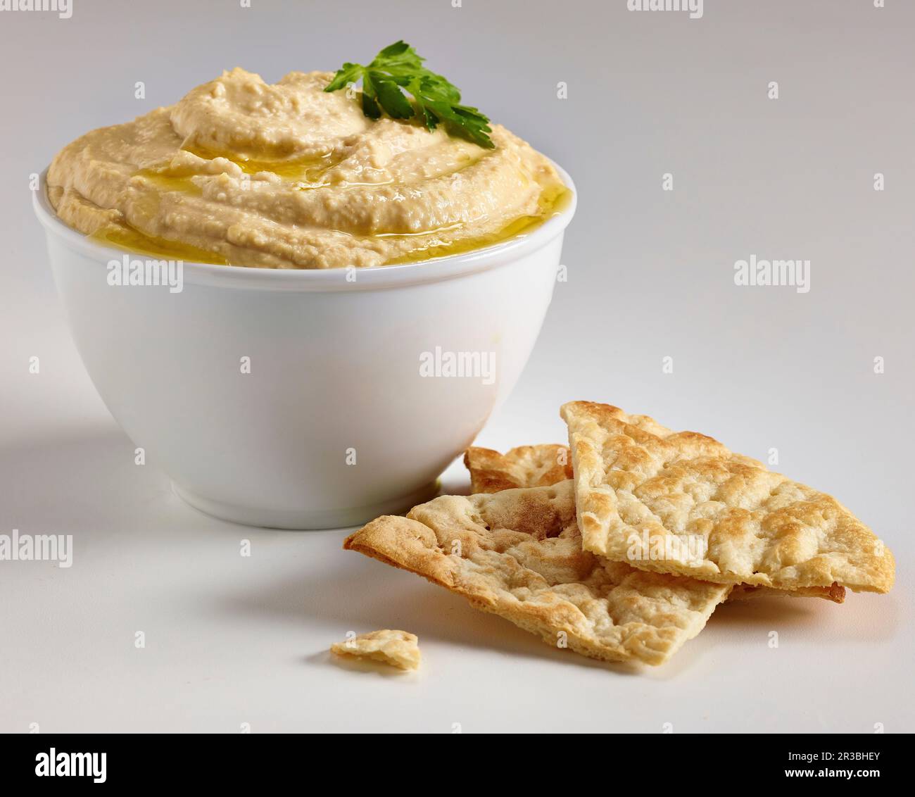 Hummus with pita Stock Photo - Alamy