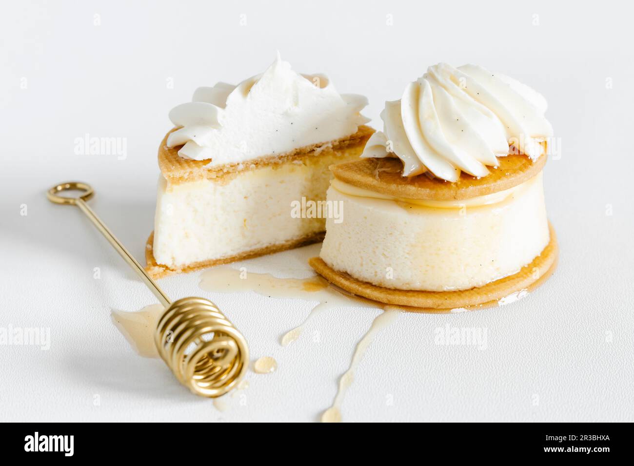 Vanilla ricotta cheesecake Stock Photo Alamy