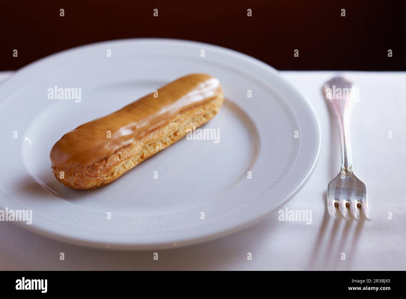 Eclair paste hi-res stock photography and images - Alamy