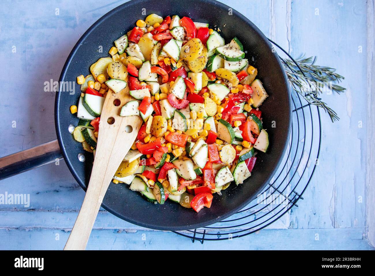 Vegan stir-fry vegetables Stock Photo - Alamy