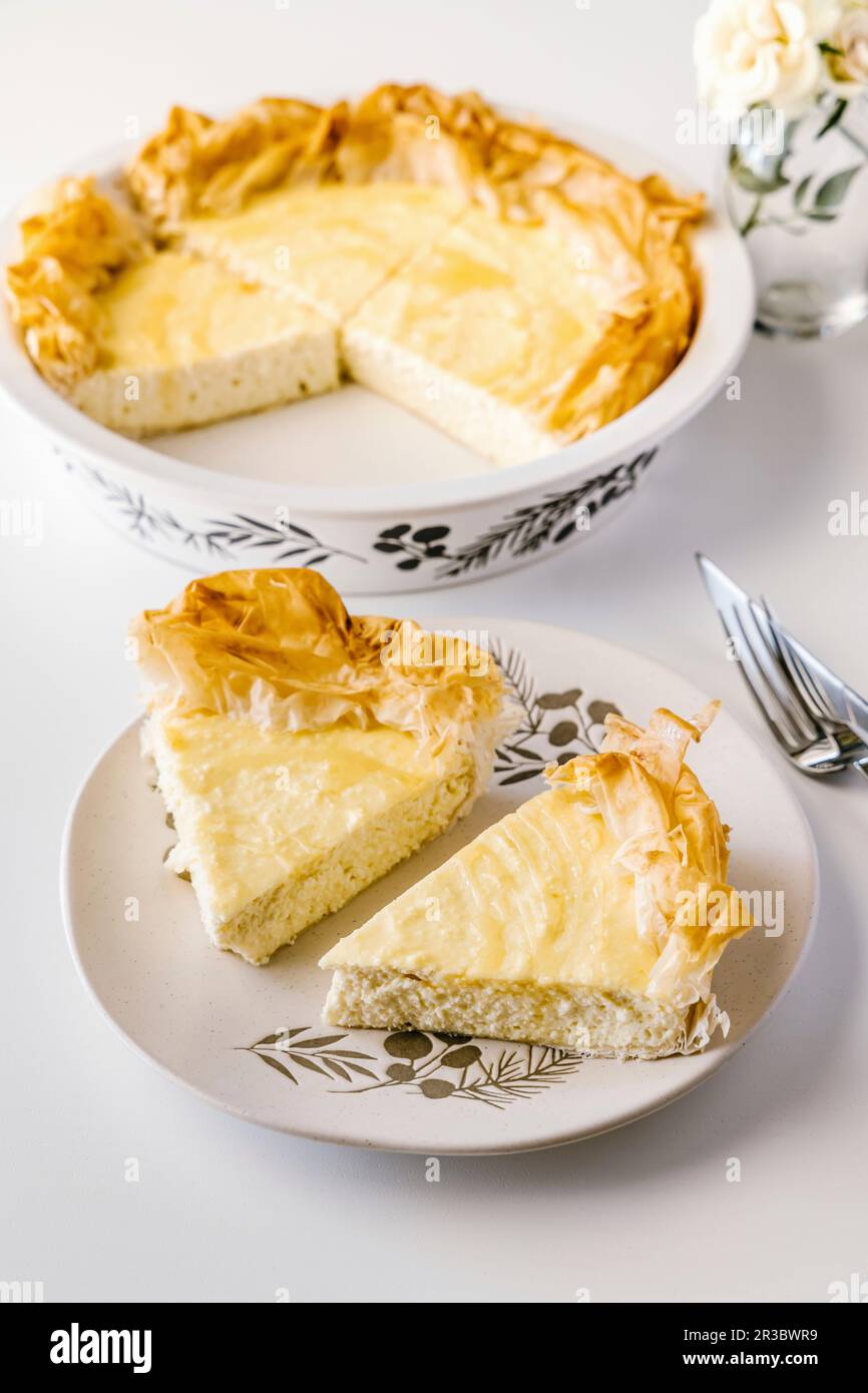Vanilla cottage cheesecake in phyllo pastry shell Stock Photo Alamy