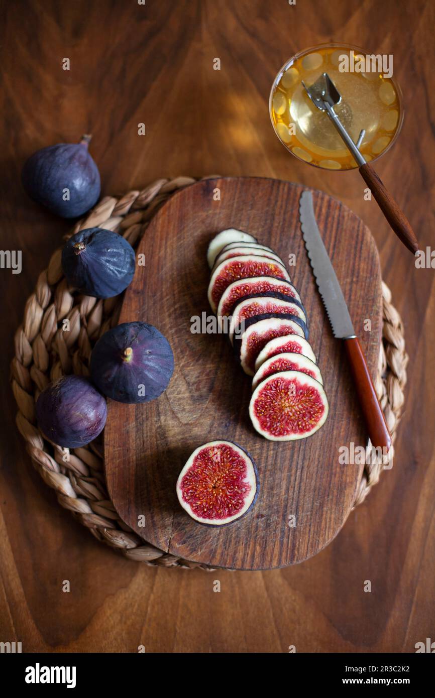 3 Ripe Figs Sliced ripe figs on hi-res stock photography and images - Alamy