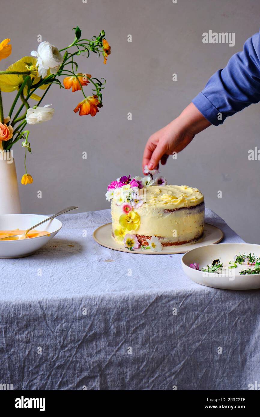 Decorated layer cake hi-res stock photography and images - Alamy