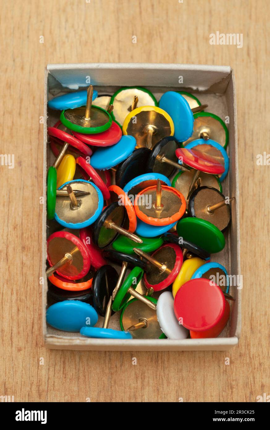 Drawing pins hi-res stock photography and images - Alamy