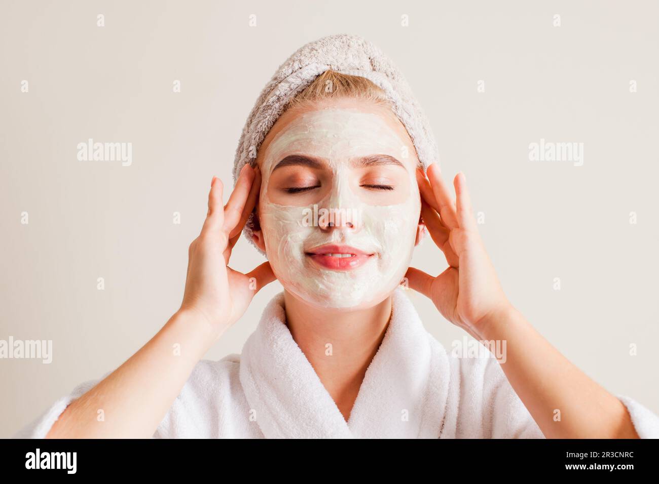 Woman relaxing spa hi-res stock photography and images - Alamy