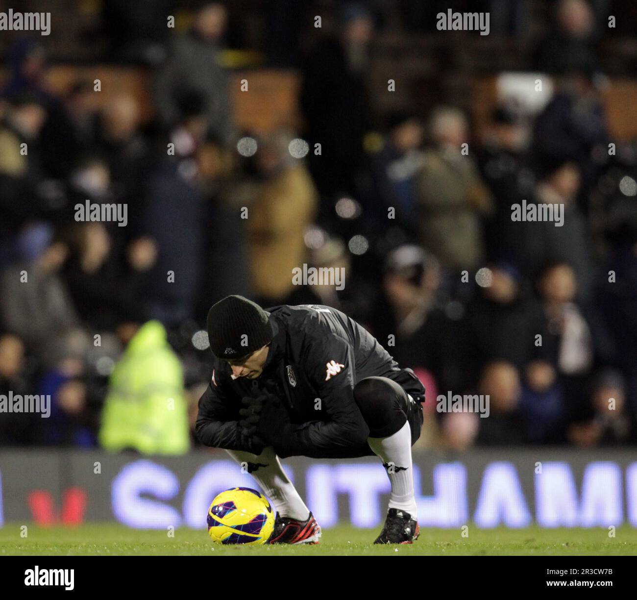 Fulham's Dimitar Berbatov warms up prior to the game. Fulham beat Newcastle United 2:1Fulham 10/12/12 Fulham V Newcastle United 10/12/12 The Premier L Stock Photo