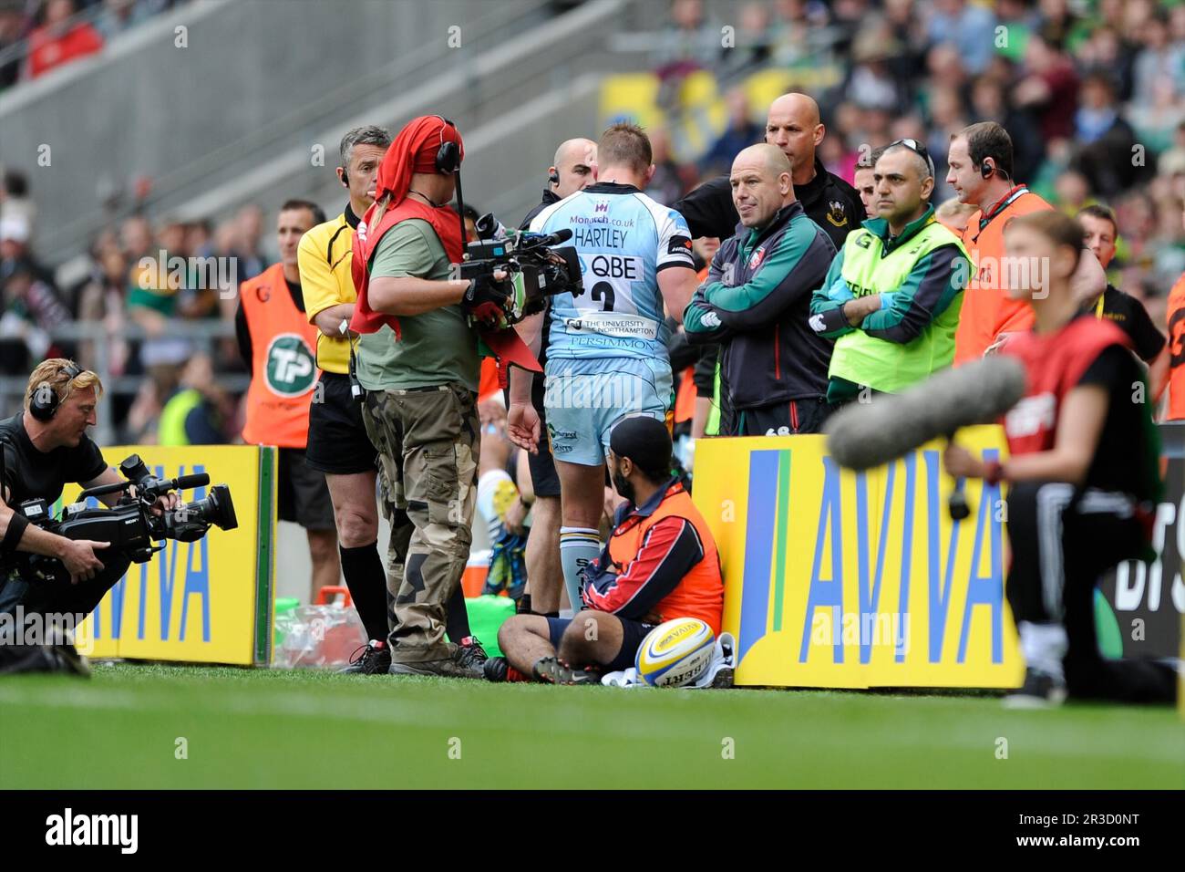 Tim Hartley Rugby Dylan Hartley of Northampton Saints is greeted by Richard Cockerill ...