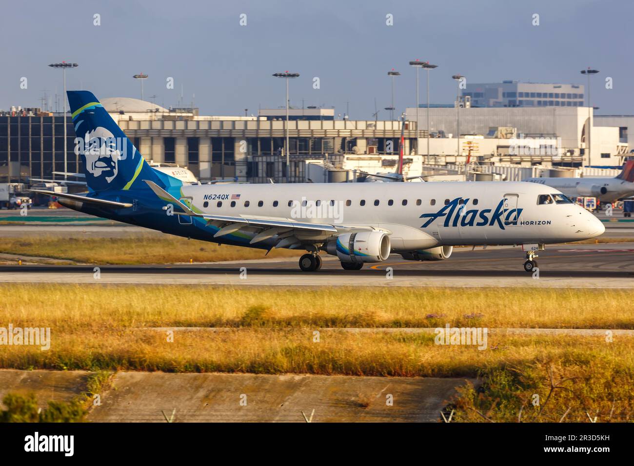 Alaska Airlines Horizon Air Embraer 175 Aircraft Los Angeles Airport