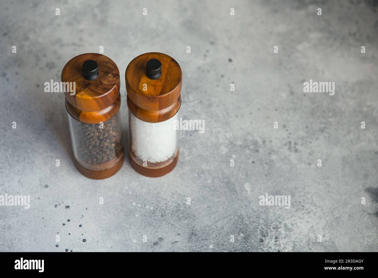  Wooden Salt and Pepper Grinder Set - Salt and Pepper Mill  w/Rose Gold Scoop - Pepper Grinder, Sea Salt Shaker Grinder - Salt and Pepper  Mills Shaker Grinders - Salt 