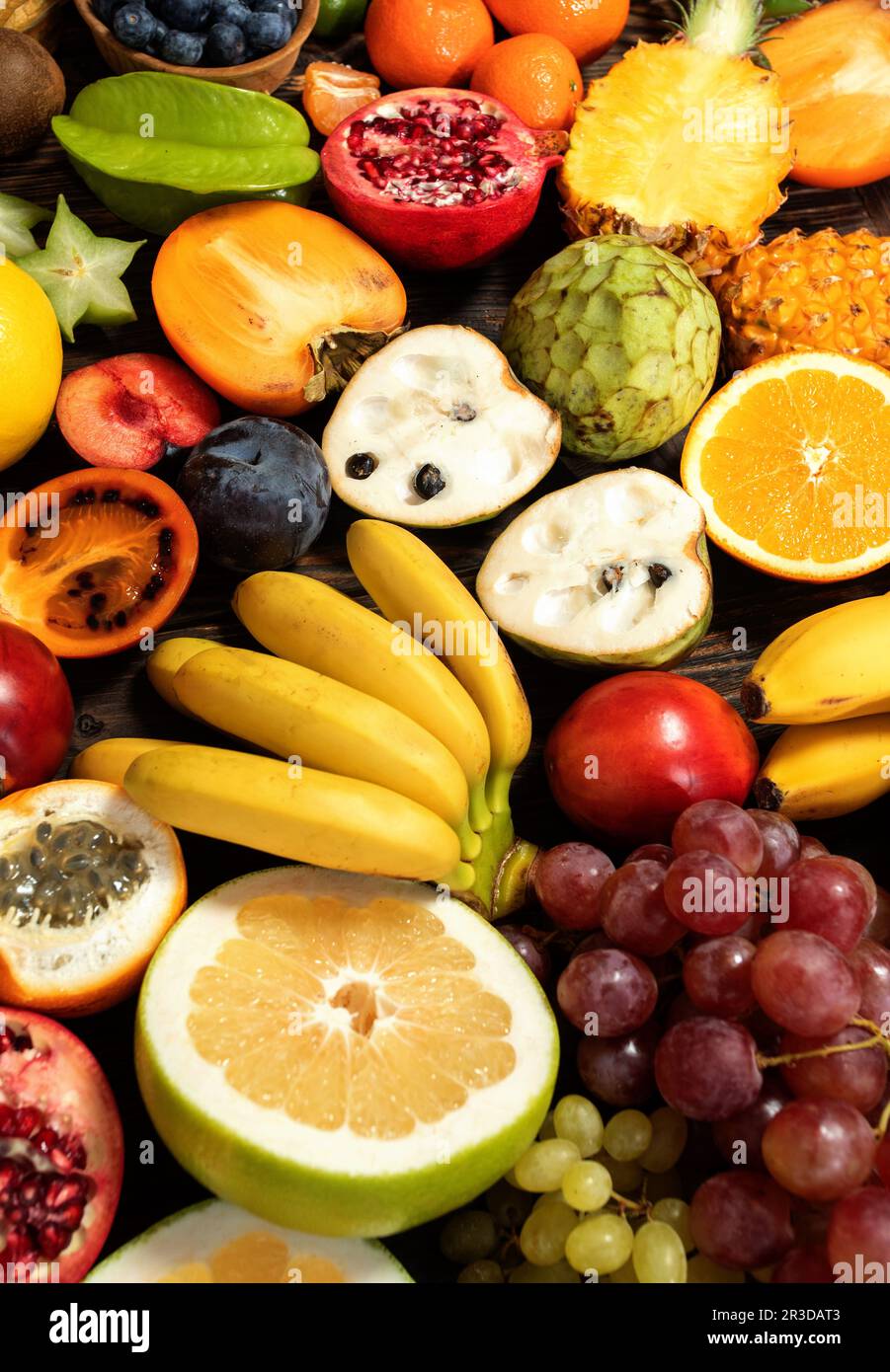 Tropical fruits table hi-res stock photography and images - Alamy