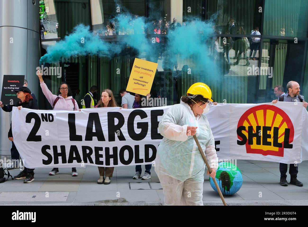London, UK. 23rd May, 2023. Extinction Rebellion activists stage a protest outside the second largest Shell shareholder, Vanguard, in the City of London against the continued investment in fossil fuels and environmental destruction. On the day of the oil giant's AGM, activists protested by entering the meeting and demonstrated outside BlackRock. Credit: Eleventh Hour Photography/Alamy Live News Stock Photo