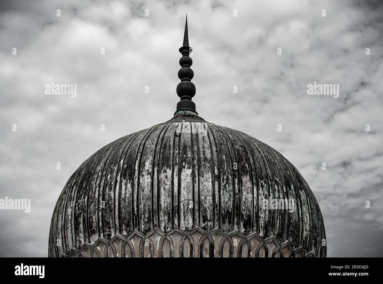 Dome of a historic tomb building in Qutb Shahi Archaeological Park, Hyderabad, India Stock Photo